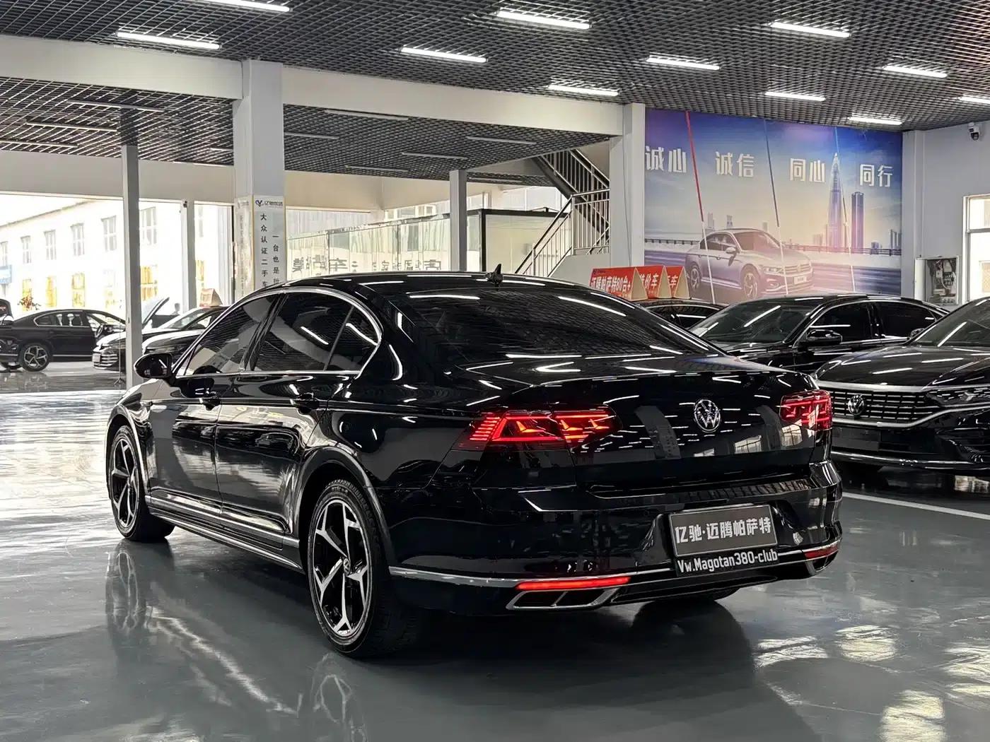 Volkswagen Magotan 2023 2 Millionth Unit Commemorative Edition 330TSI DSG Luxury — миниатюра 7