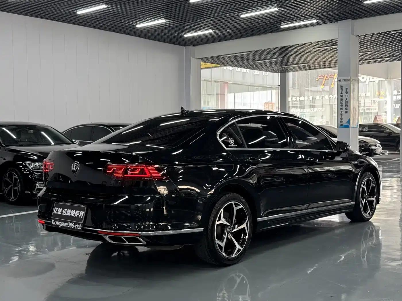 Volkswagen Magotan 2023 2 Millionth Unit Commemorative Edition 330TSI DSG Luxury — миниатюра 9