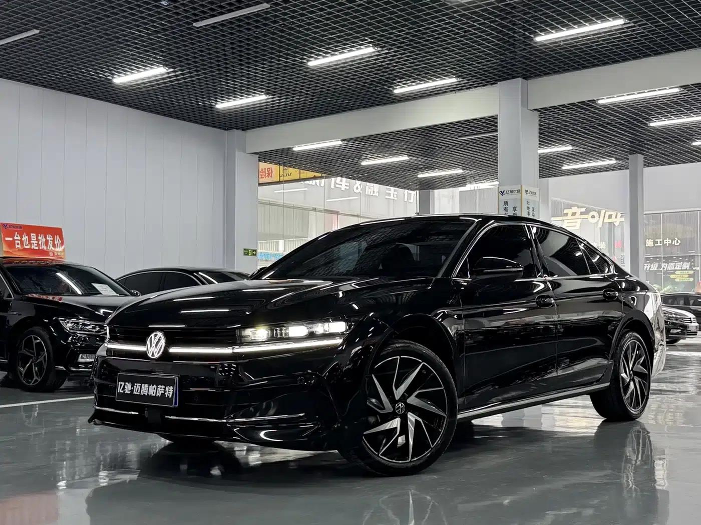 2024 Volkswagen Passat 380TSI DSG Premium Edition with Magotan Package — миниатюра 1