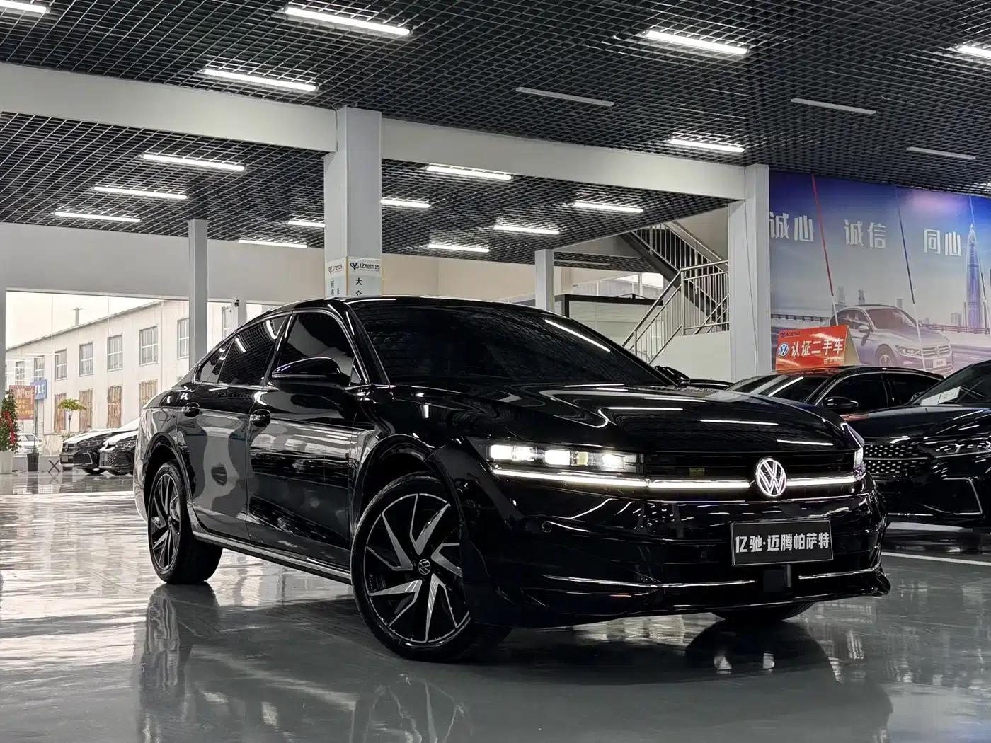2024 Volkswagen Passat 380TSI DSG Premium Edition with Magotan Package — миниатюра 3