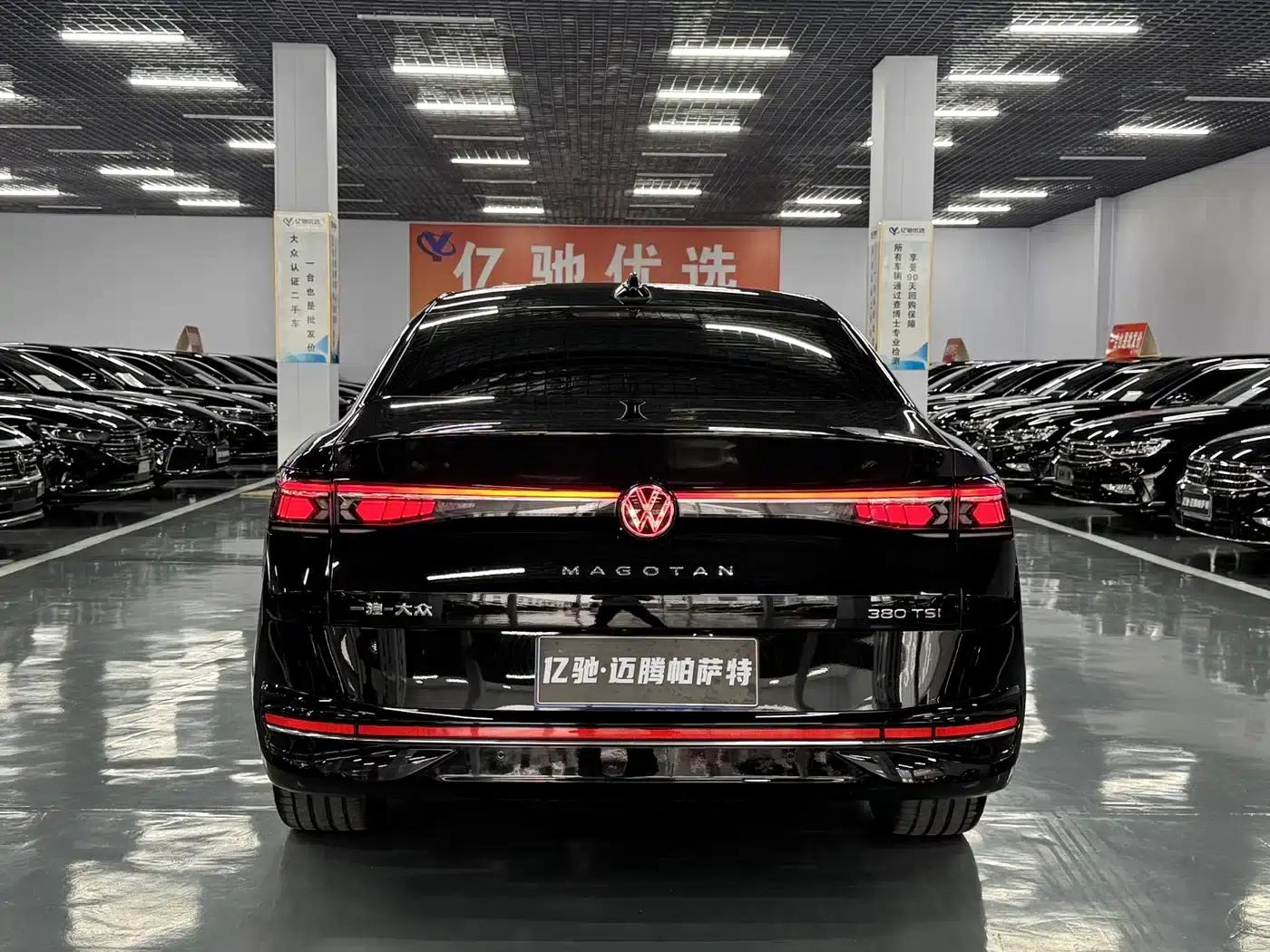 2024 Volkswagen Passat 380TSI DSG Premium Edition with Magotan Package — миниатюра 5