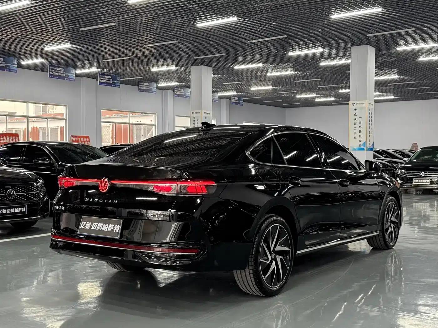 2024 Volkswagen Passat 380TSI DSG Premium Edition with Magotan Package — миниатюра 6