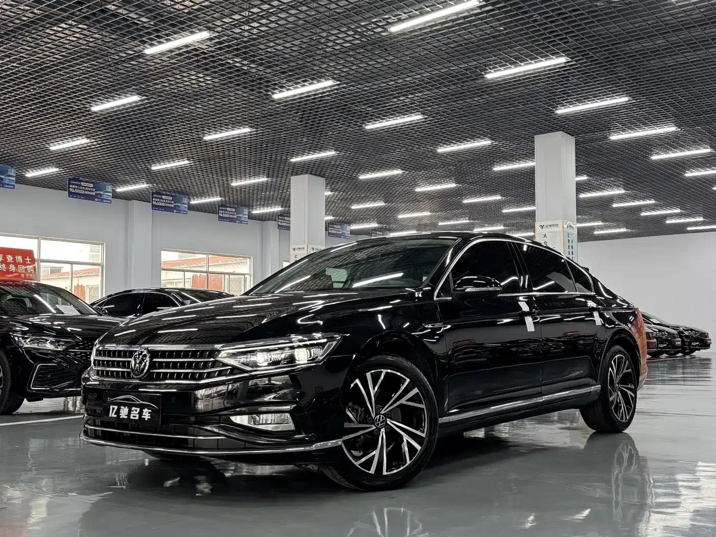2020 Volkswagen Passat 380TSI DSG Premium — миниатюра 1