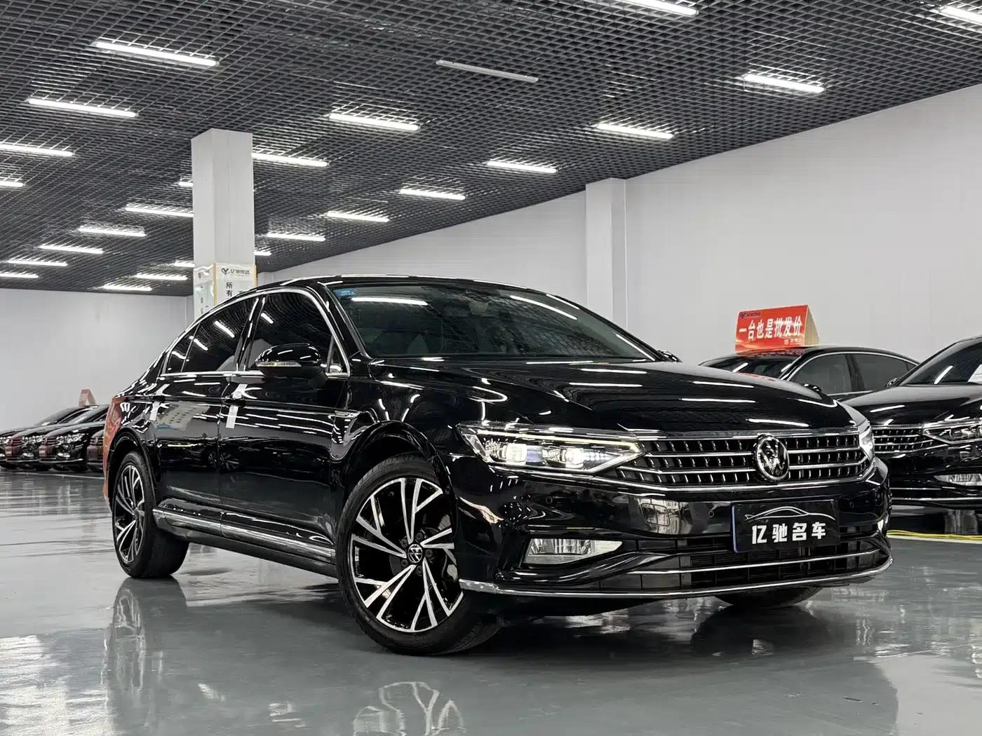 2020 Volkswagen Passat 380TSI DSG Premium — миниатюра 3