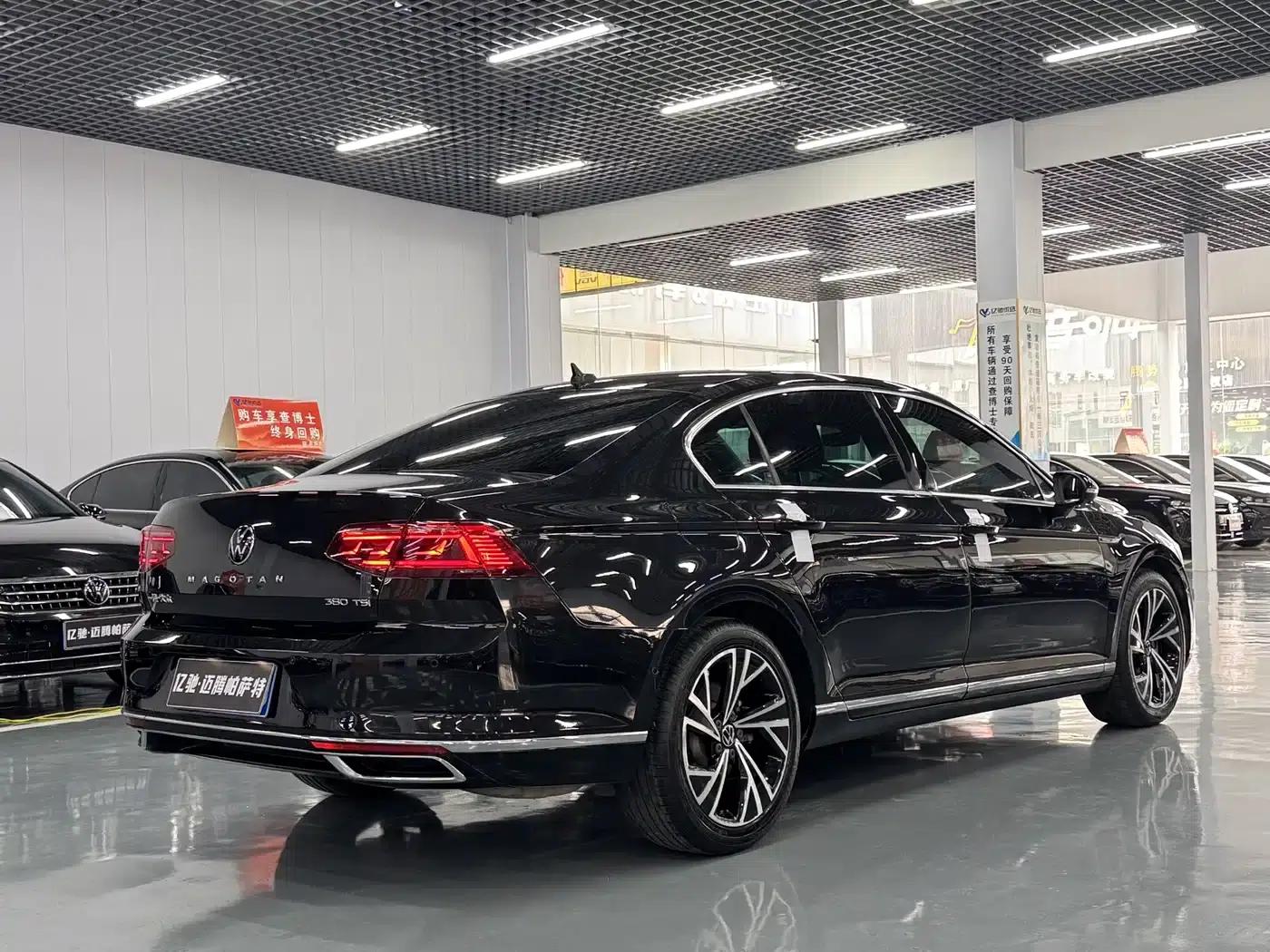 2020 Volkswagen Passat 380TSI DSG Premium — миниатюра 9
