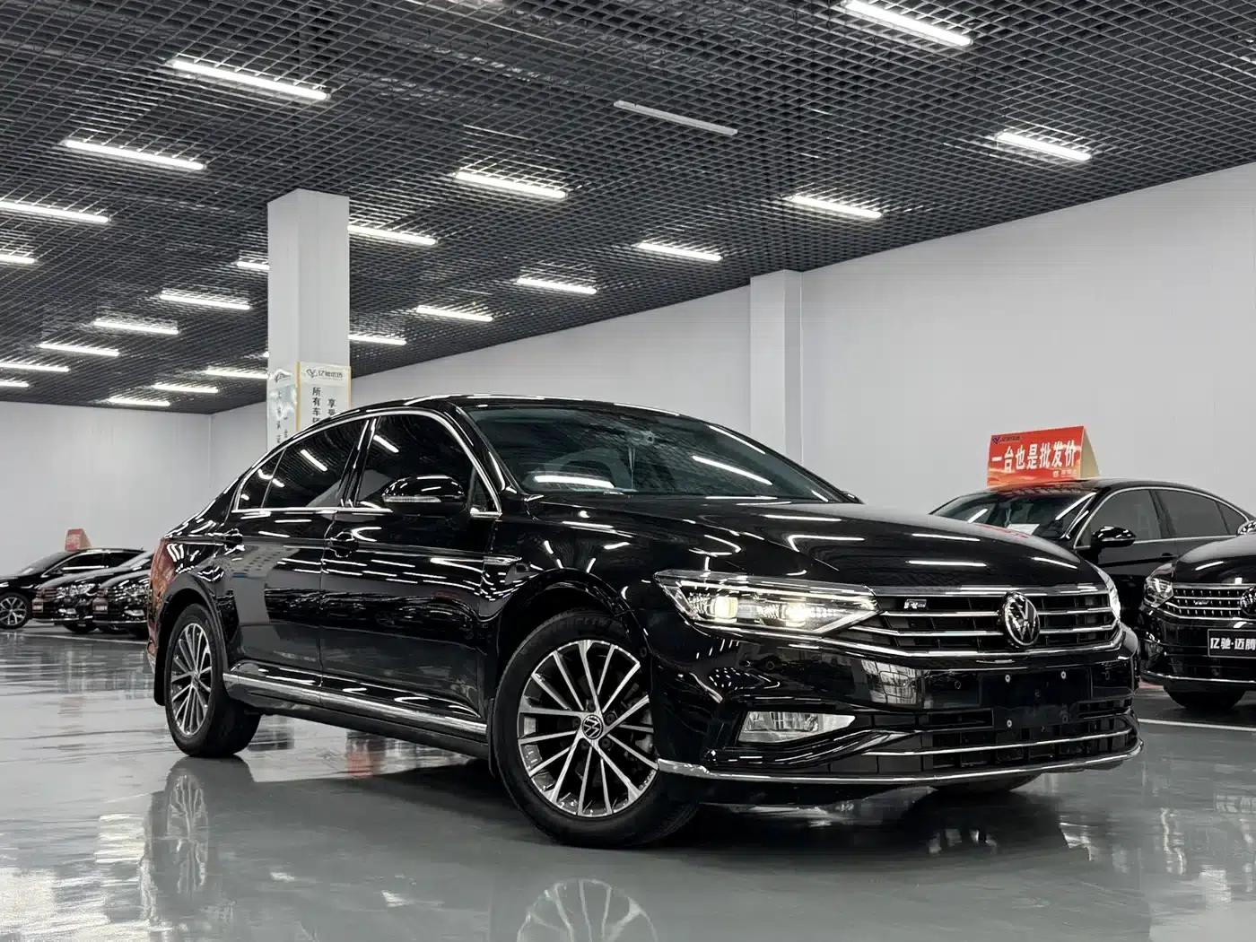 2020 Volkswagen Passat 380TSI DSG Luxury — миниатюра 3