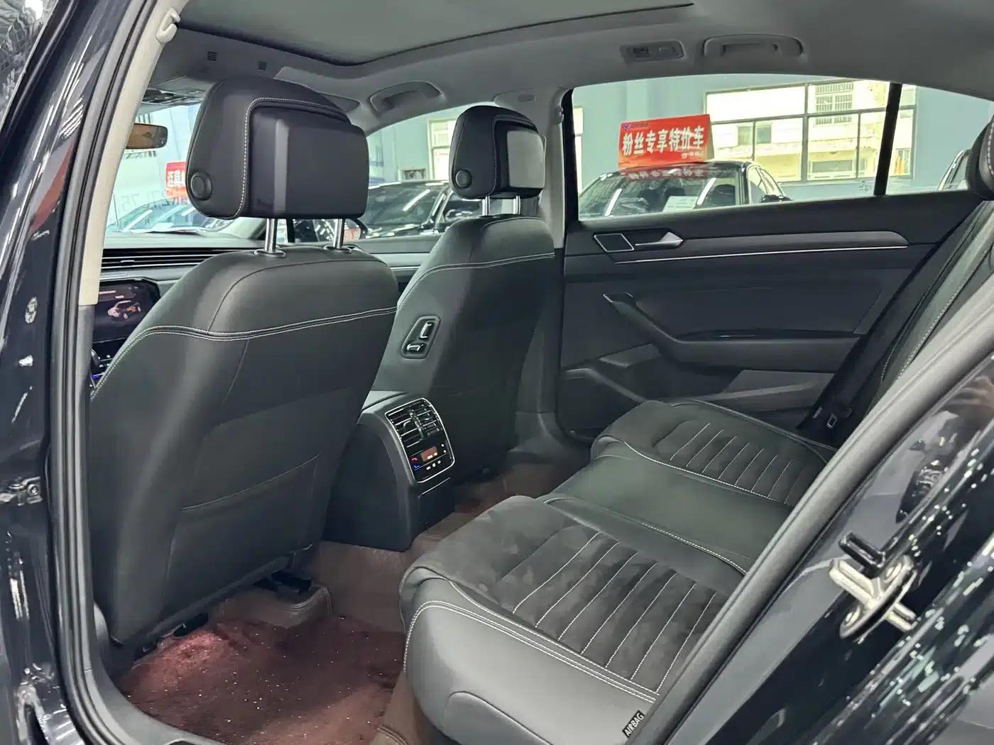 2020 Volkswagen Passat 380TSI DSG Luxury — миниатюра 5