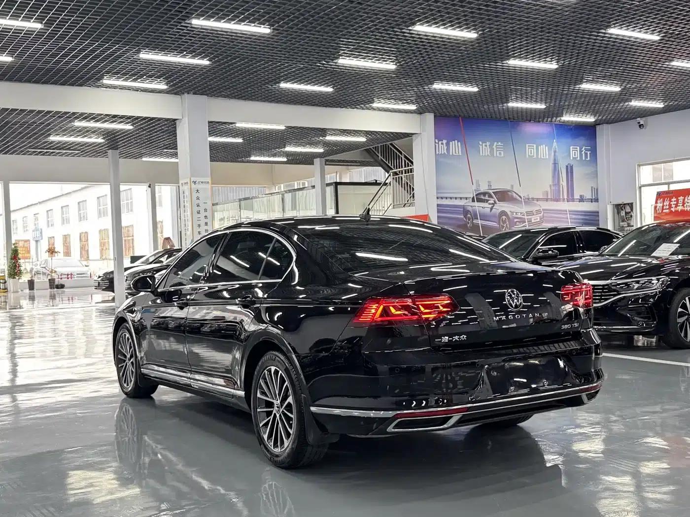 2020 Volkswagen Passat 380TSI DSG Luxury — миниатюра 7