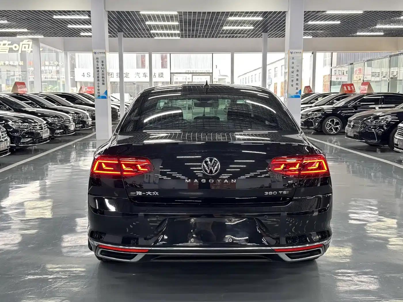 2020 Volkswagen Passat 380TSI DSG Luxury — миниатюра 8