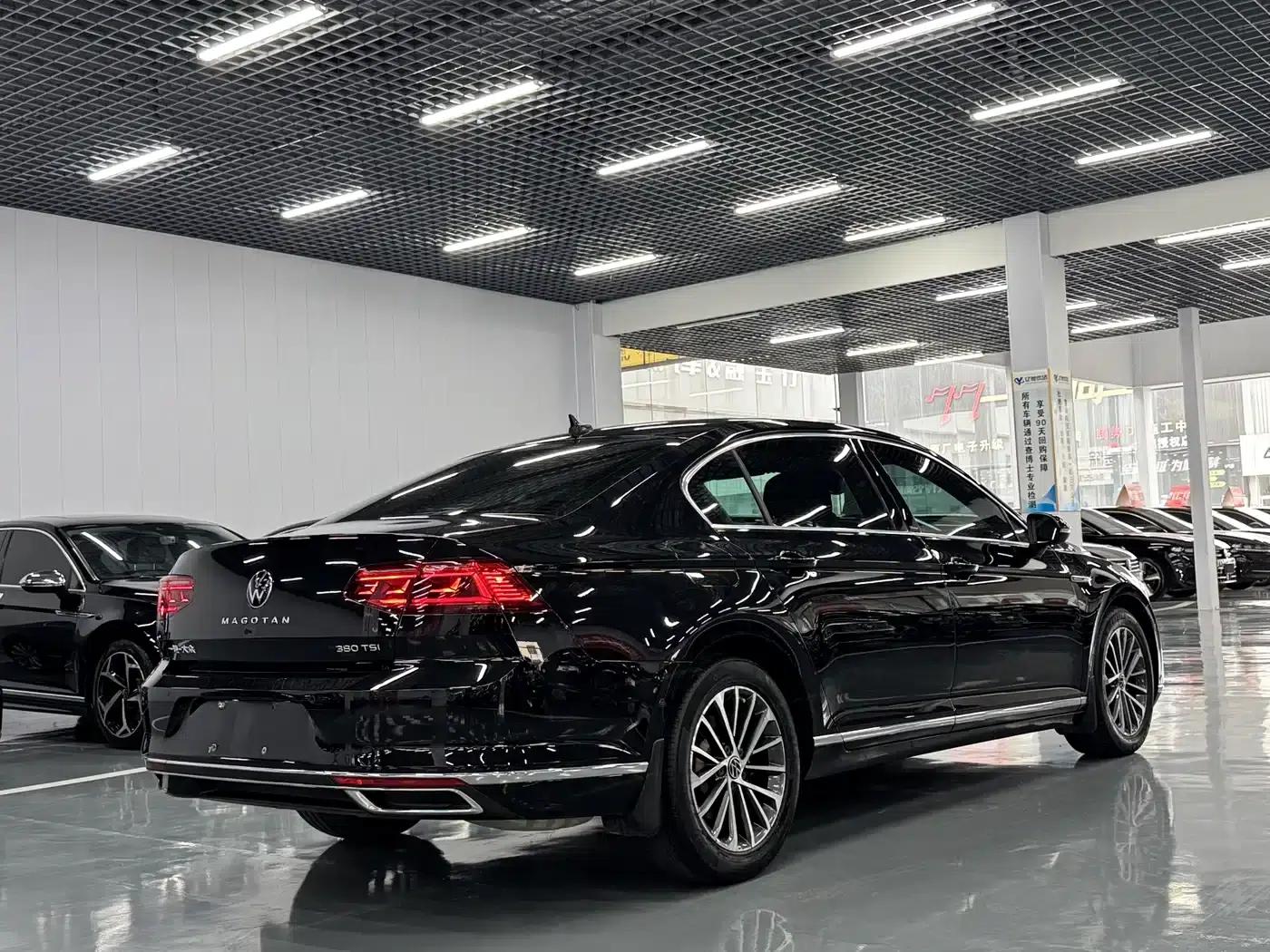 2020 Volkswagen Passat 380TSI DSG Luxury — миниатюра 9