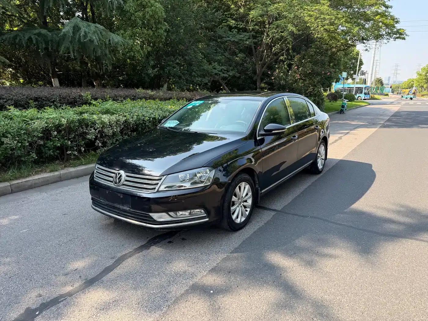 2015 Volkswagen Passat 1.8TSI Leading Edition — миниатюра 1