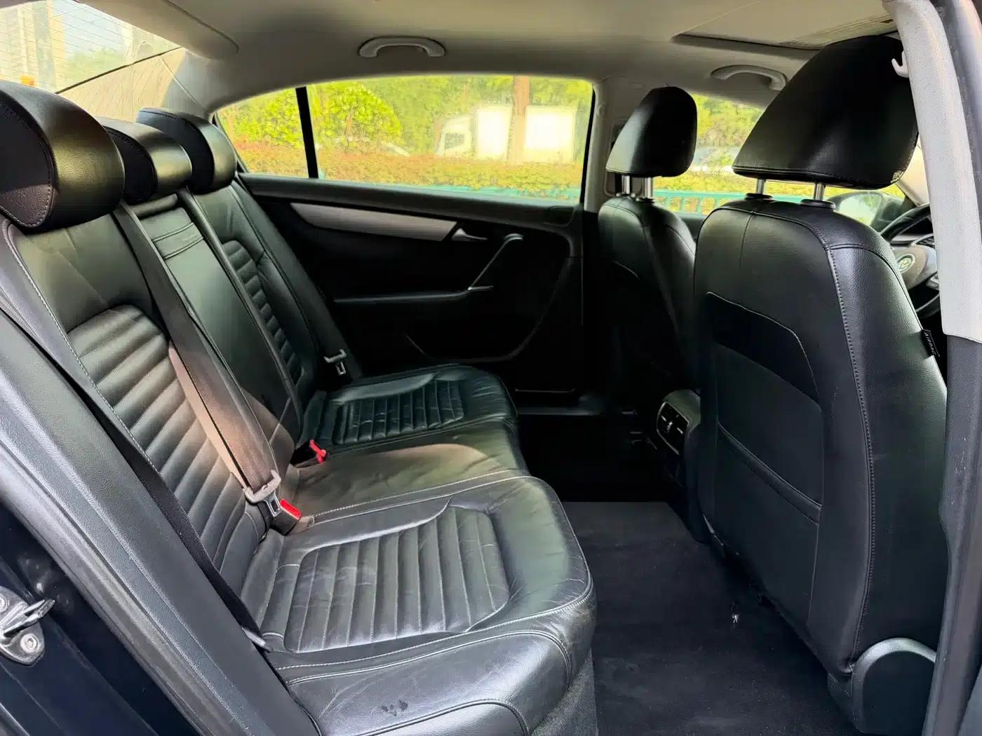 2015 Volkswagen Passat 1.8TSI Leading Edition — миниатюра 11