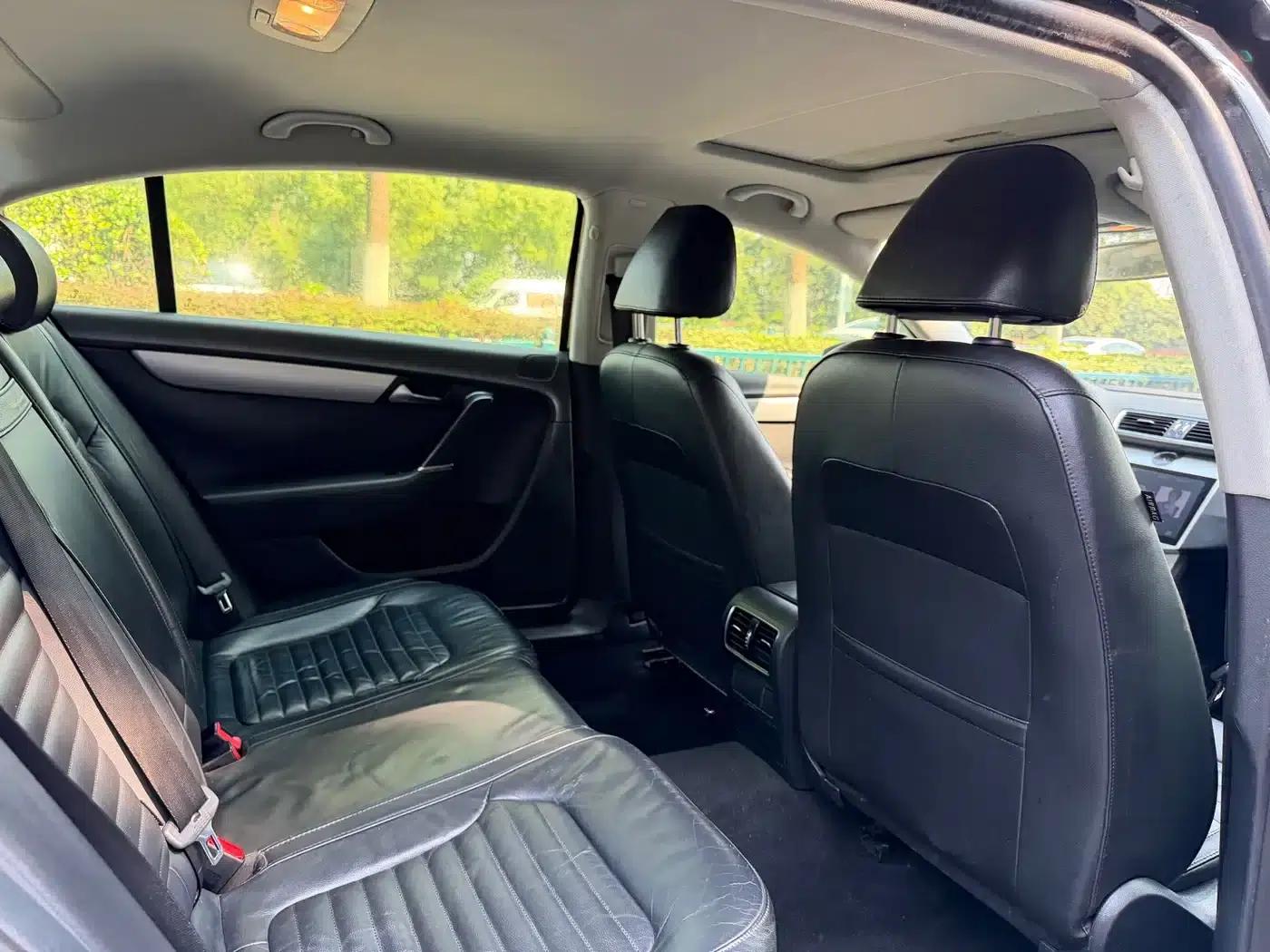 2015 Volkswagen Passat 1.8TSI Leading Edition — миниатюра 12