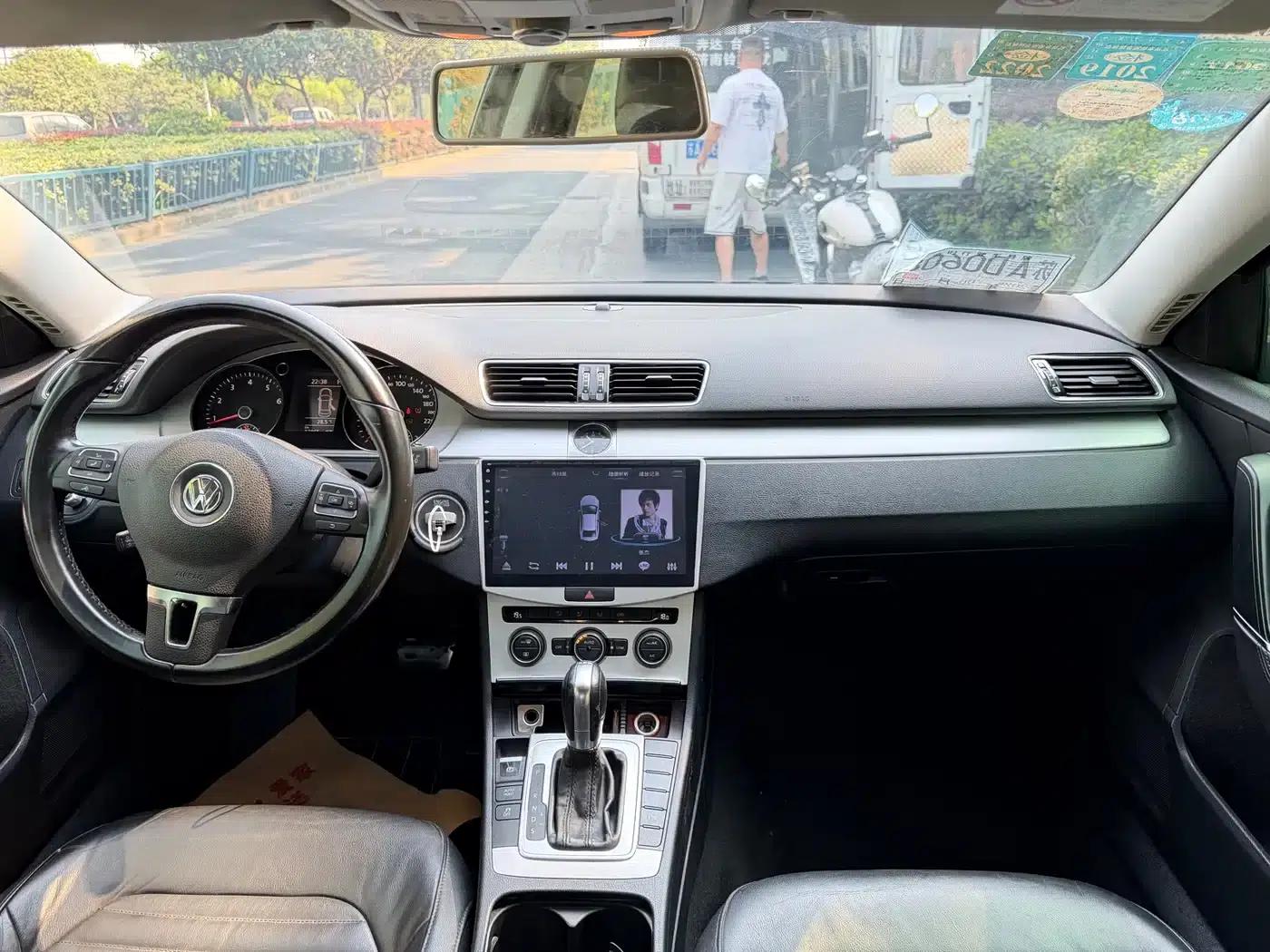 2015 Volkswagen Passat 1.8TSI Leading Edition — миниатюра 13