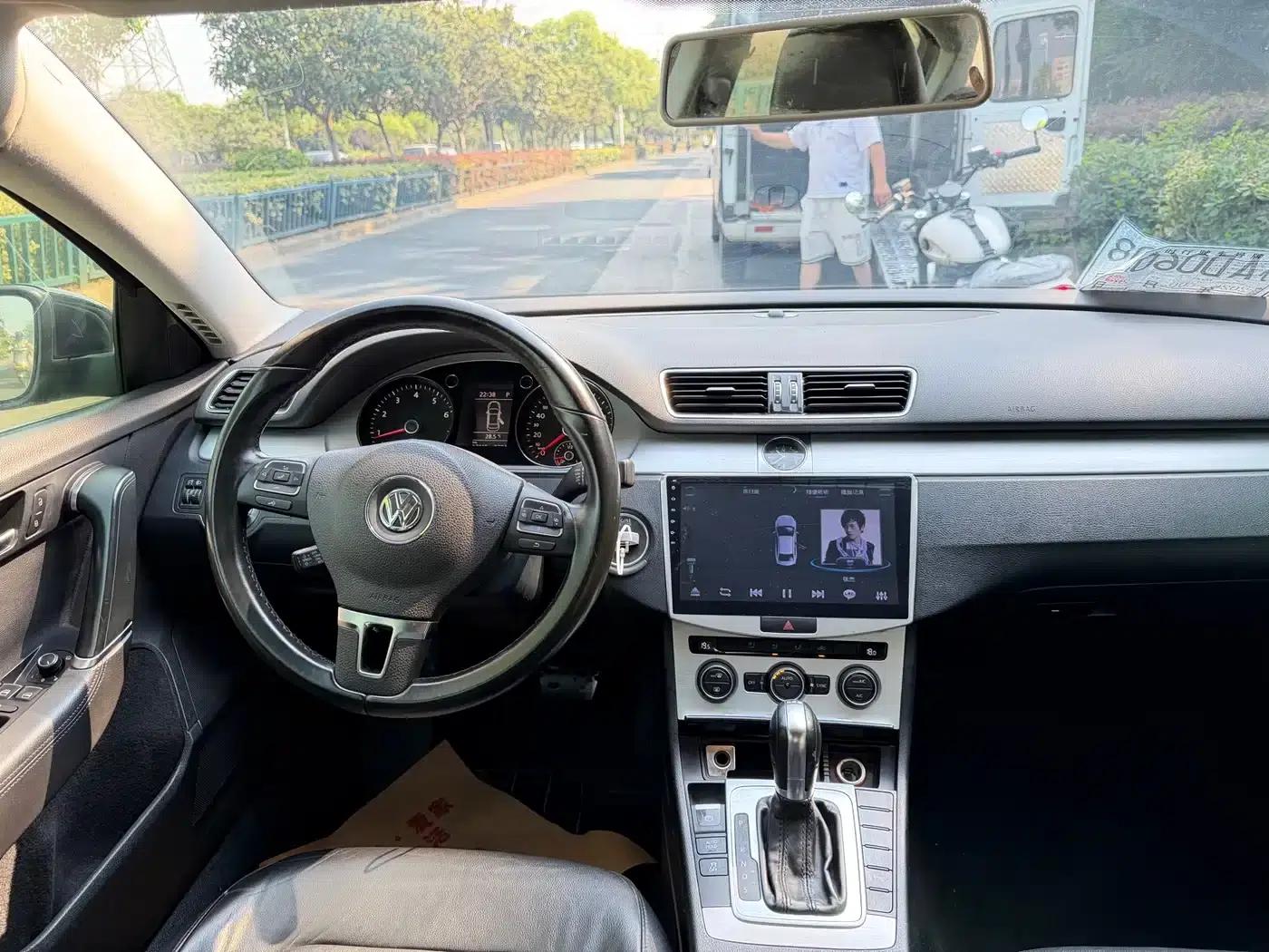 2015 Volkswagen Passat 1.8TSI Leading Edition — миниатюра 14