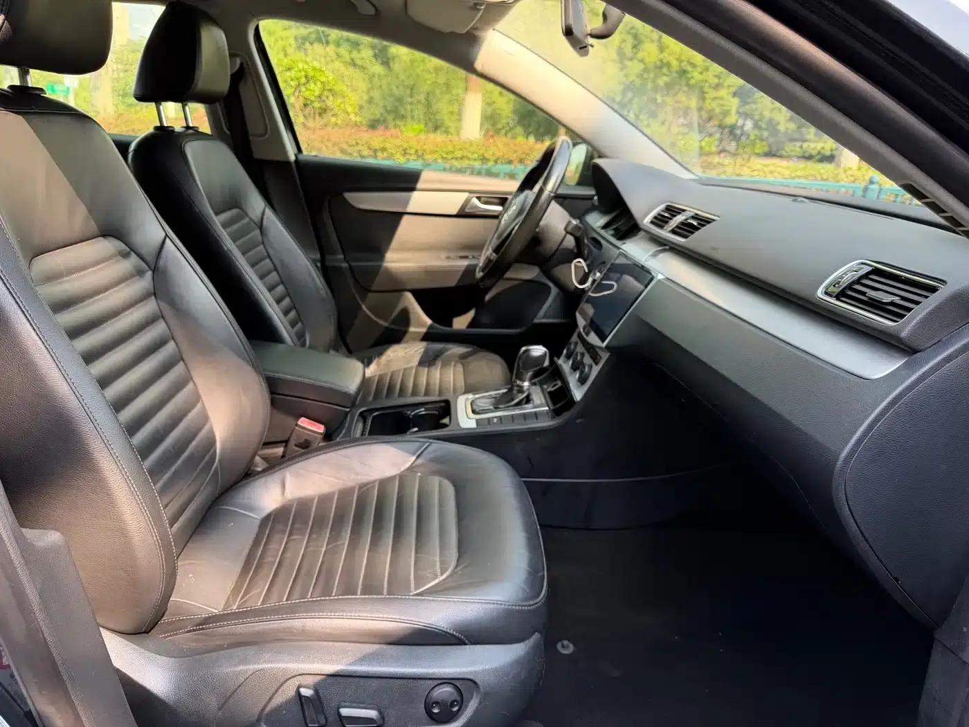 2015 Volkswagen Passat 1.8TSI Leading Edition — миниатюра 15