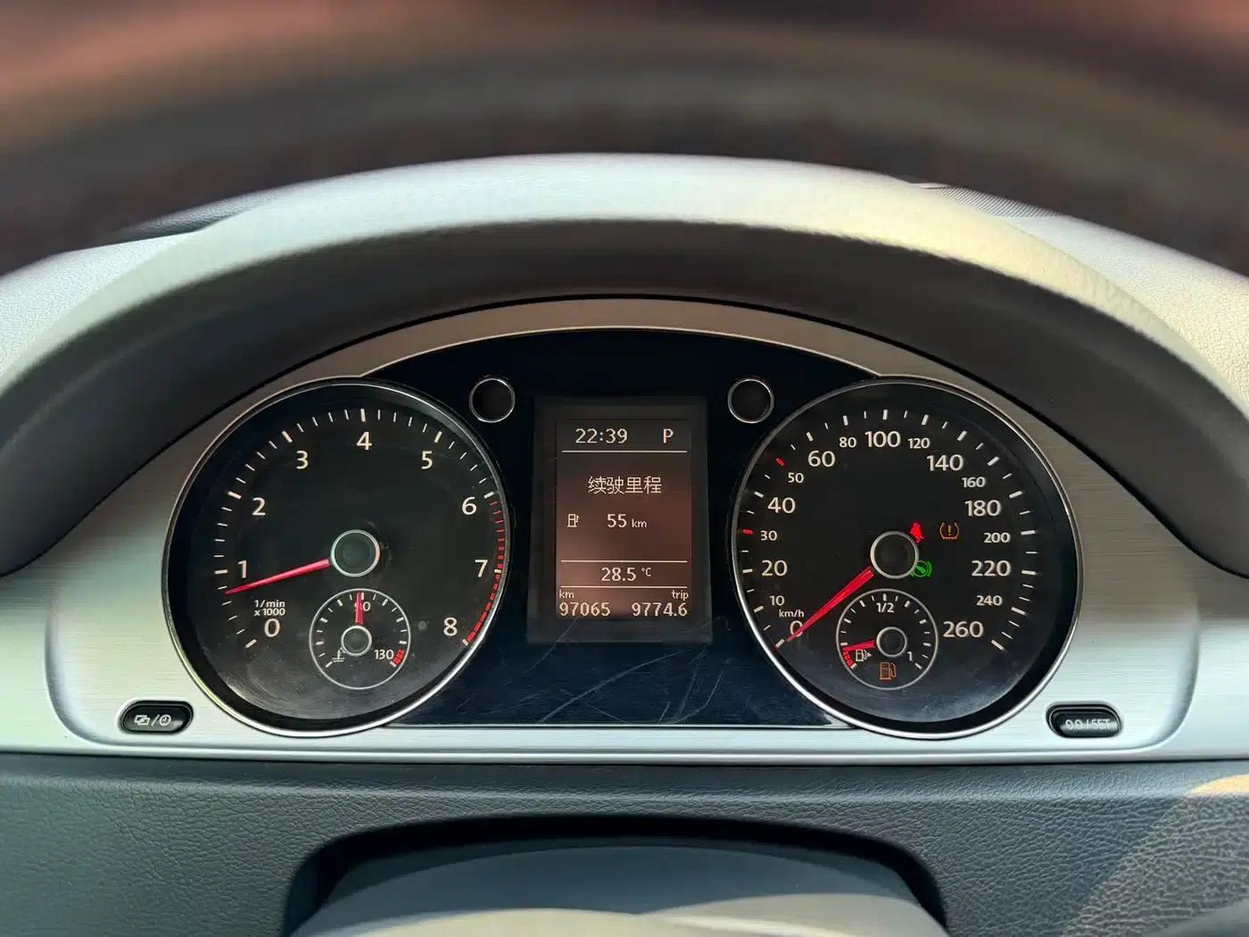 2015 Volkswagen Passat 1.8TSI Leading Edition — миниатюра 17