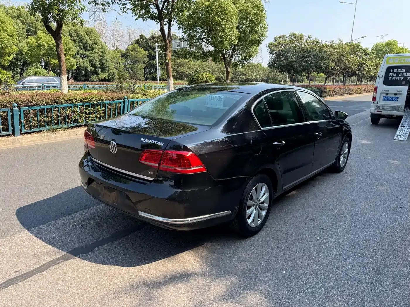 2015 Volkswagen Passat 1.8TSI Leading Edition — миниатюра 6