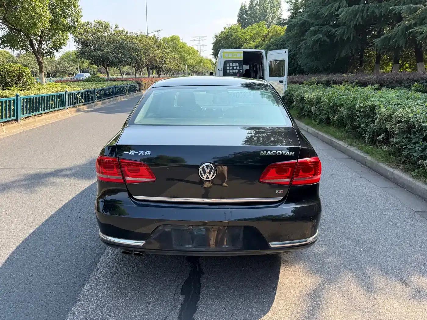 2015 Volkswagen Passat 1.8TSI Leading Edition — миниатюра 7