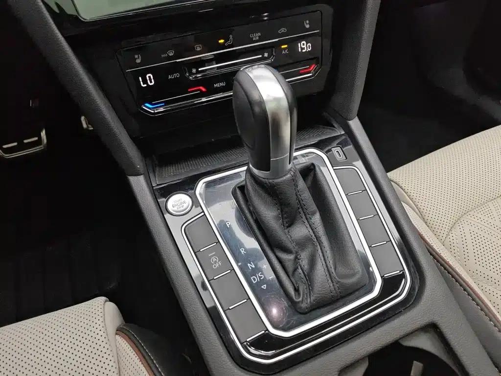 Volkswagen Magotan 2023 2 Millionth Unit Commemorative Edition 330TSI DSG Luxury — миниатюра 13