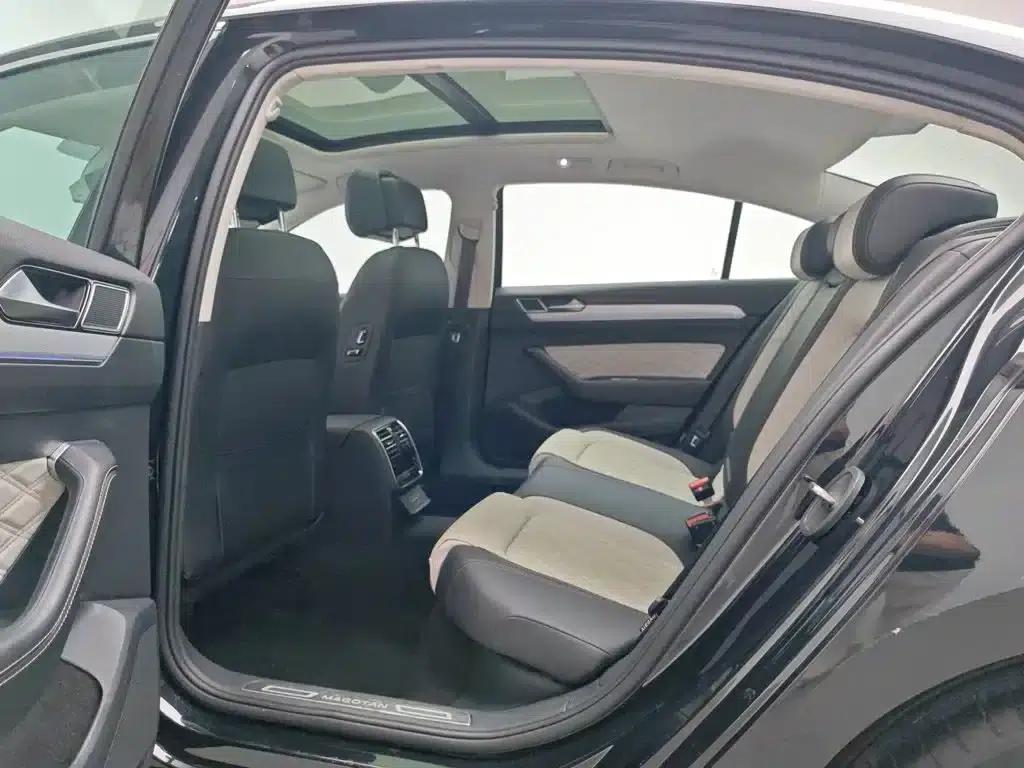 Volkswagen Magotan 2023 2 Millionth Unit Commemorative Edition 330TSI DSG Luxury — миниатюра 15