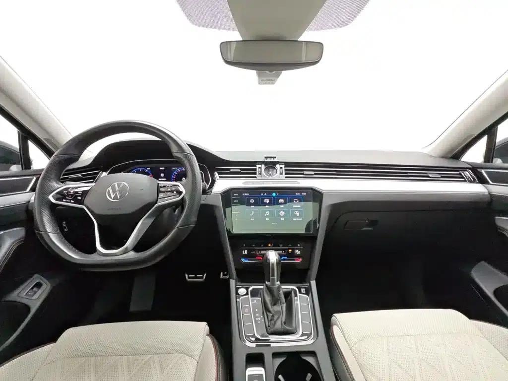 Volkswagen Magotan 2023 2 Millionth Unit Commemorative Edition 330TSI DSG Luxury — миниатюра 5