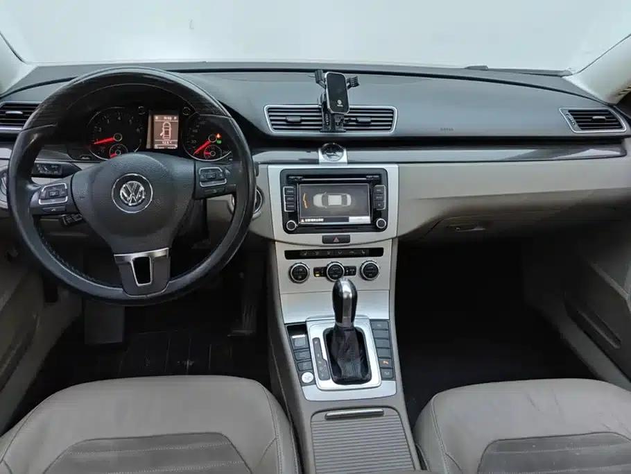 2013 Volkswagen Passat 2.0TSI Premium — миниатюра 12