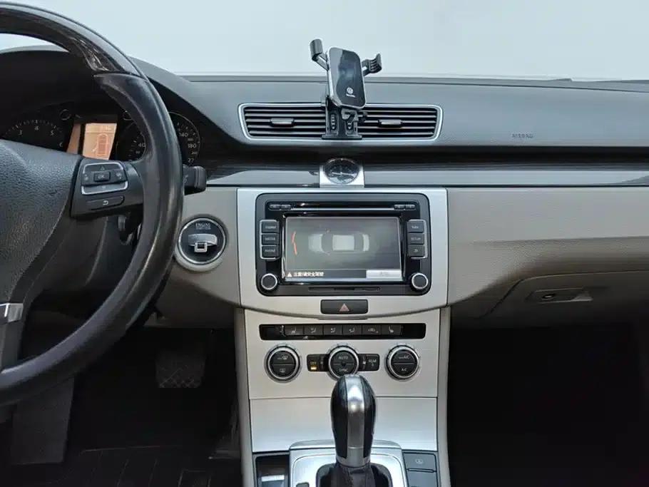 2013 Volkswagen Passat 2.0TSI Premium — миниатюра 13