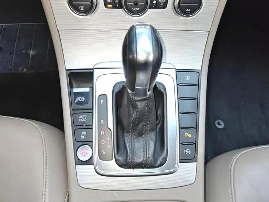 2013 Volkswagen Passat 2.0TSI Premium — миниатюра 16