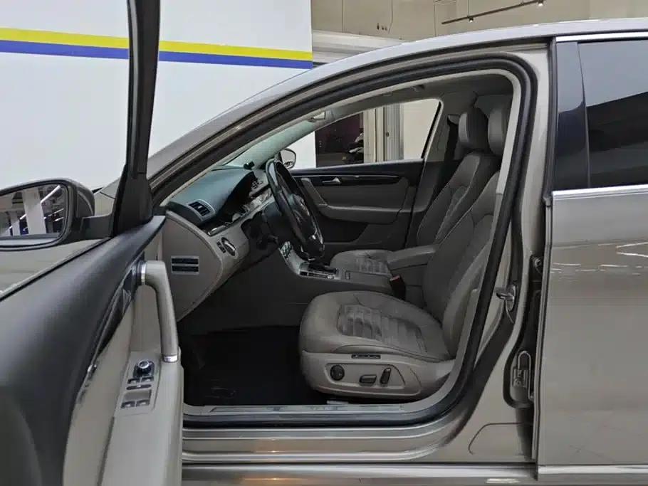 2013 Volkswagen Passat 2.0TSI Premium — миниатюра 9