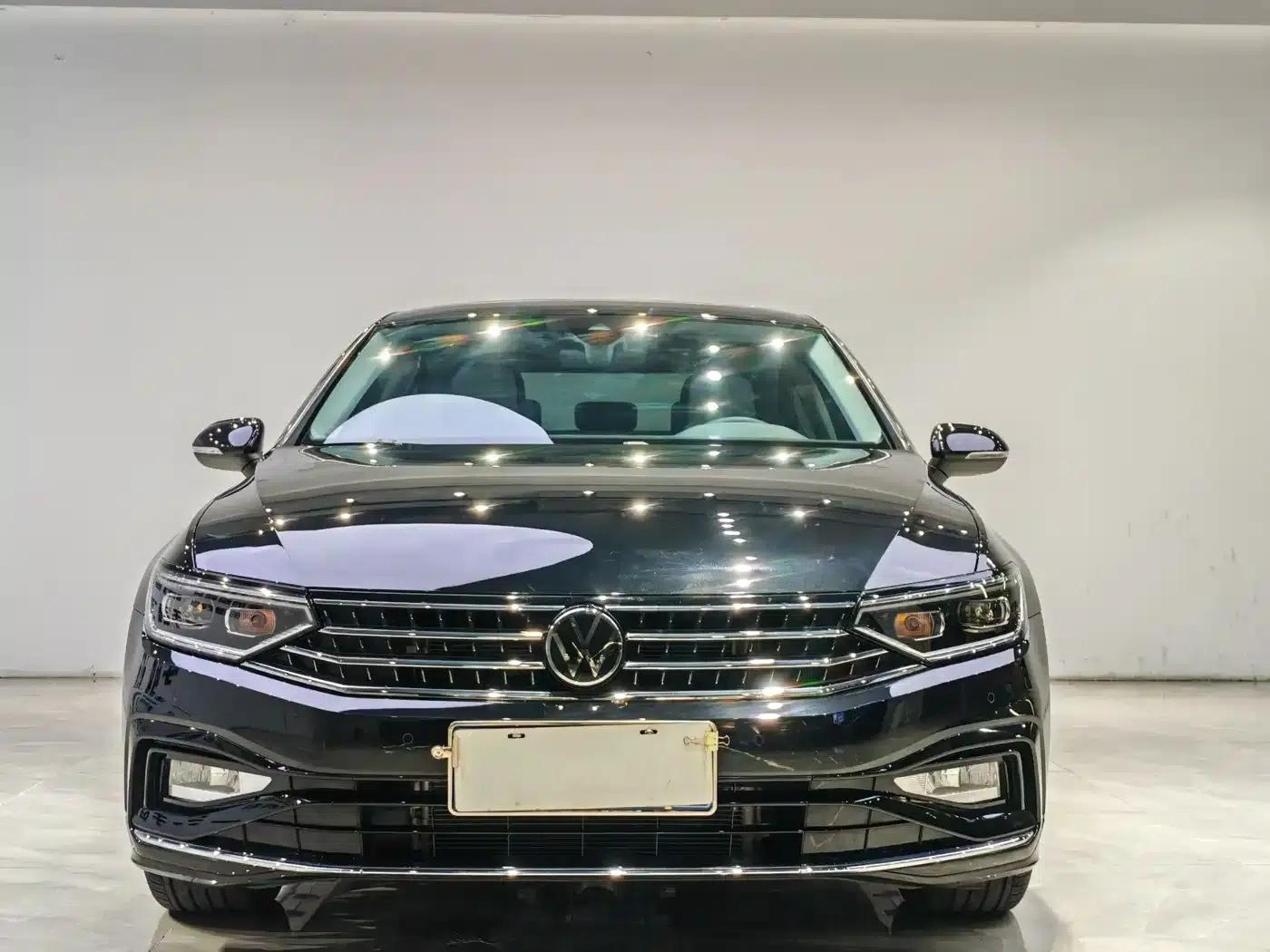 2025 Volkswagen Passat 330TSI DSG Luxury Edition — миниатюра 2