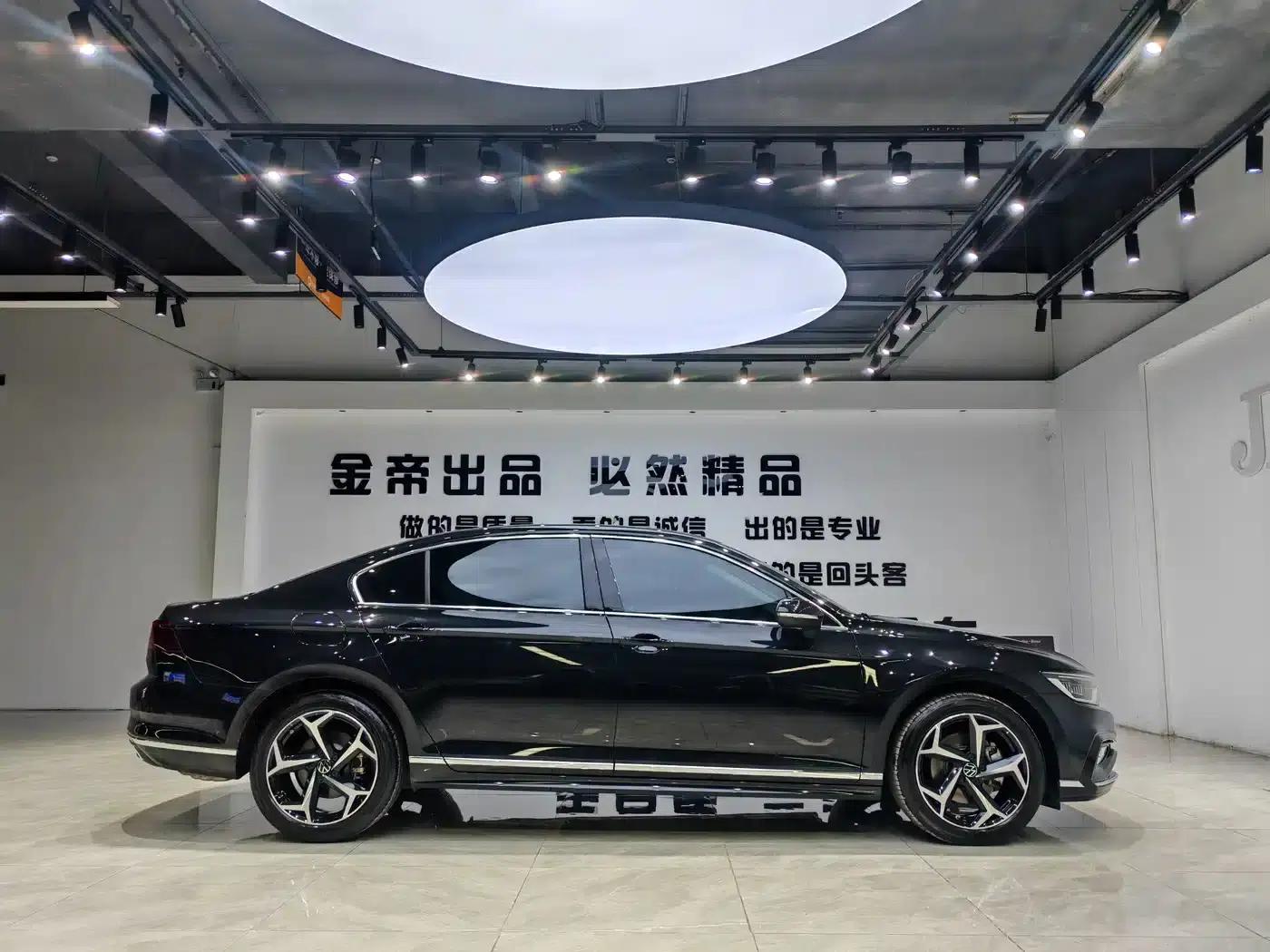 2025 Volkswagen Passat 330TSI DSG Luxury Edition — миниатюра 10