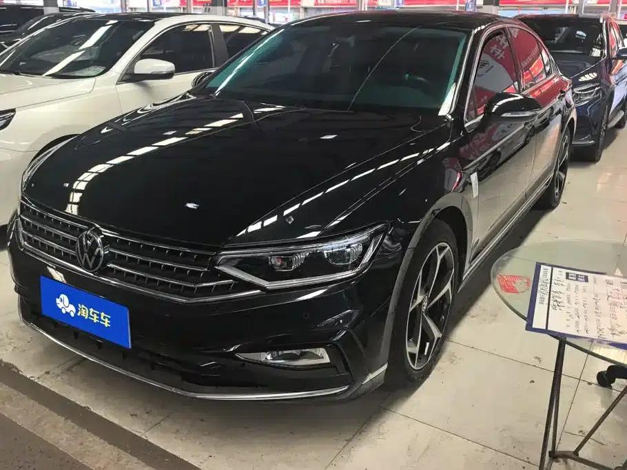 Volkswagen Magotan 2023 2 Millionth Unit Commemorative Edition 330TSI DSG Leading Model — миниатюра 1