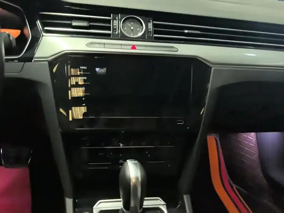 Volkswagen Magotan 2023 2 Millionth Unit Commemorative Edition 330TSI DSG Leading Model — миниатюра 13