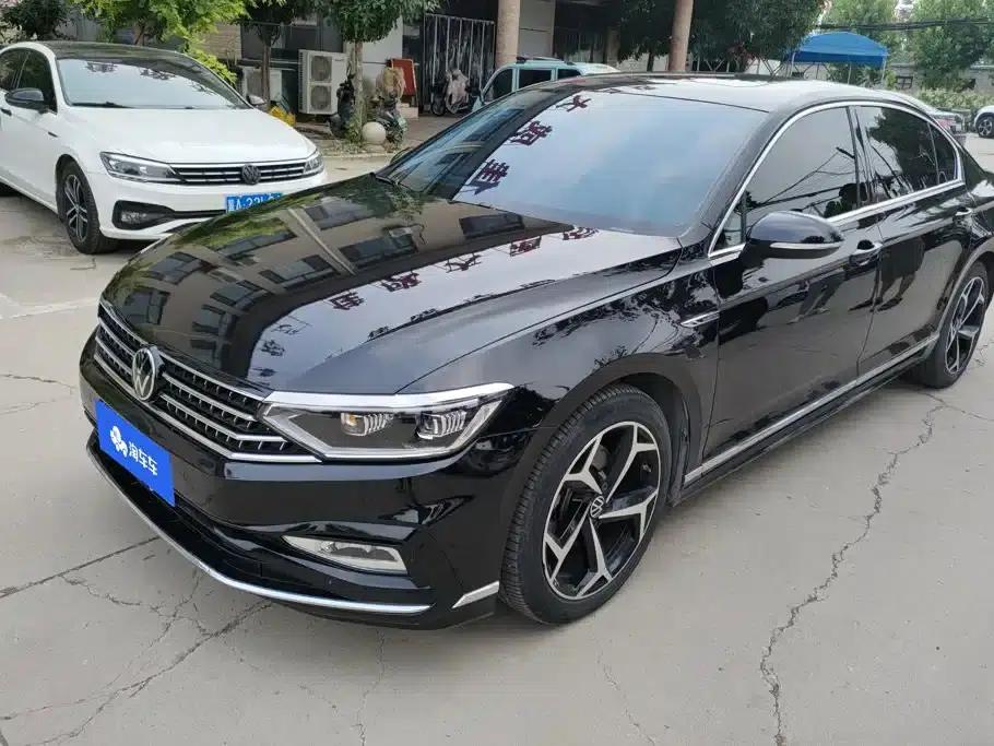 Volkswagen Magotan 2023 2 Millionth Unit Commemorative Edition 330TSI DSG Luxury — миниатюра 1