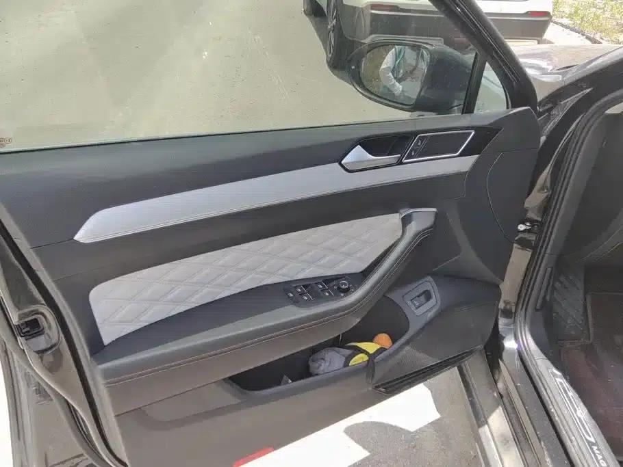 Volkswagen Magotan 2023 2 Millionth Unit Commemorative Edition 330TSI DSG Luxury — миниатюра 7
