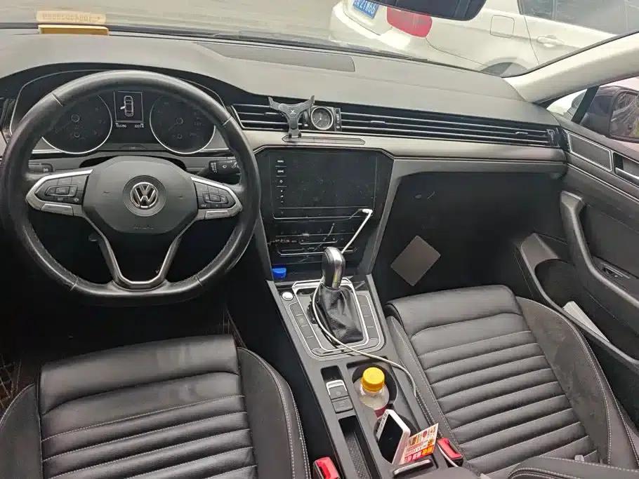 2020 Volkswagen Passat 330TSI DSG Leading Edition — миниатюра 12