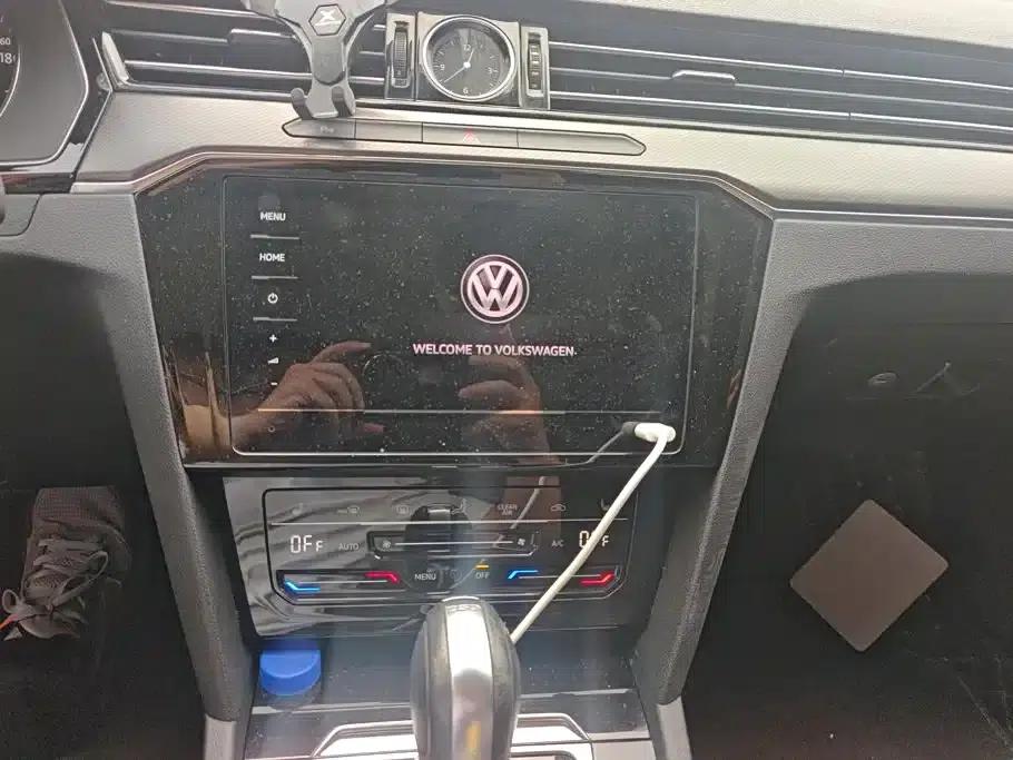 2020 Volkswagen Passat 330TSI DSG Leading Edition — миниатюра 13