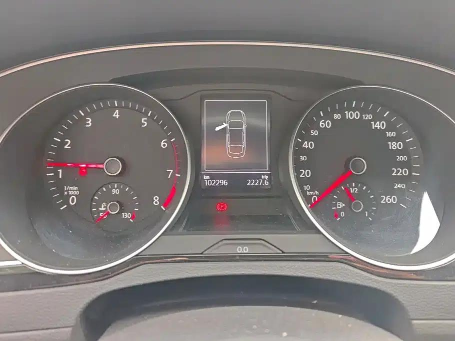 2020 Volkswagen Passat 330TSI DSG Leading Edition — миниатюра 14