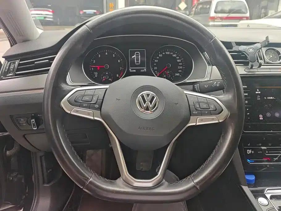 2020 Volkswagen Passat 330TSI DSG Leading Edition — миниатюра 15