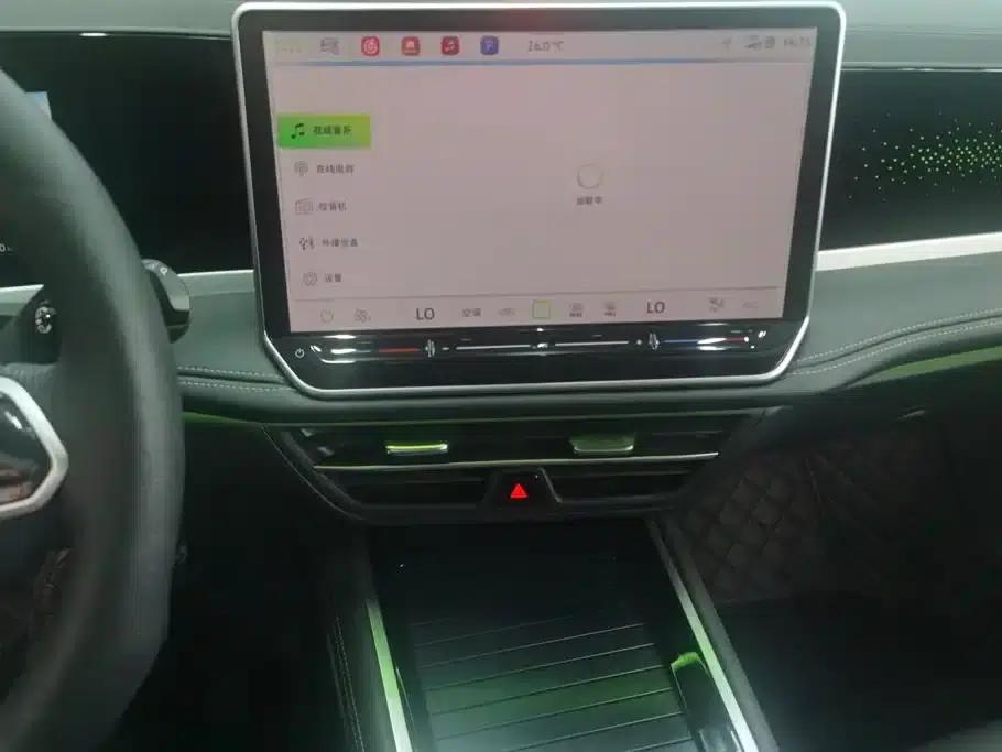 2024 Volkswagen Passat 380TSI DSG Premium Edition — миниатюра 13