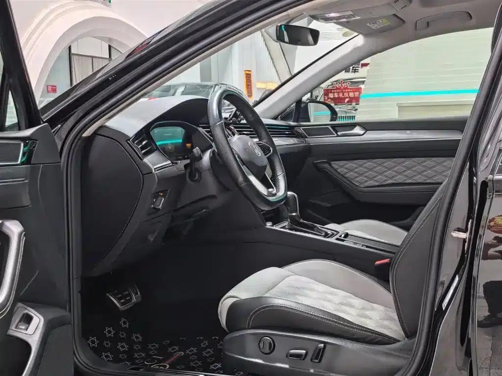 Volkswagen Magotan 2023 2 Millionth Unit Commemorative Edition 330TSI DSG Leading Model — миниатюра 6