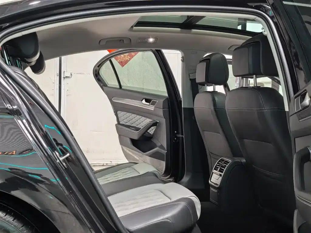 Volkswagen Magotan 2023 2 Millionth Unit Commemorative Edition 330TSI DSG Leading Model — миниатюра 9