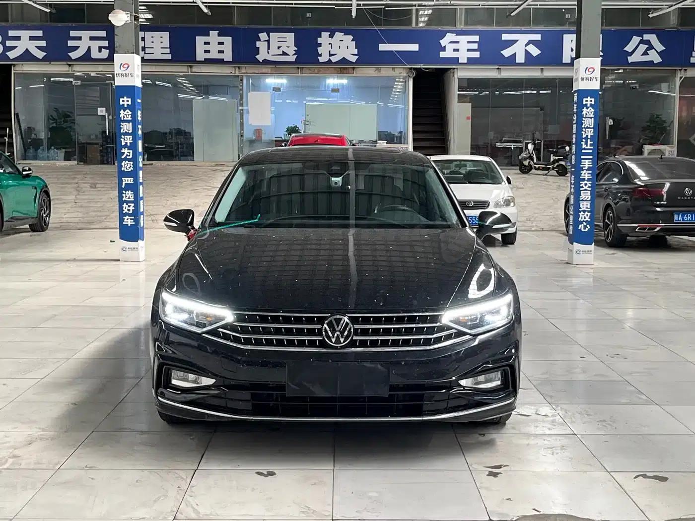 Volkswagen Magotan 2023 2 Millionth Unit Commemorative Edition 330TSI DSG Luxury — миниатюра 2