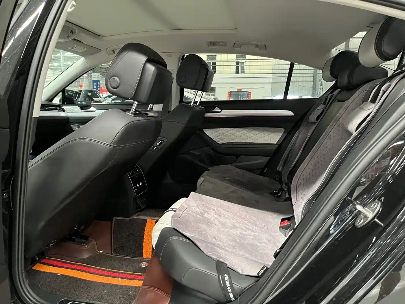 Volkswagen Magotan 2023 2 Millionth Unit Commemorative Edition 330TSI DSG Luxury — миниатюра 12