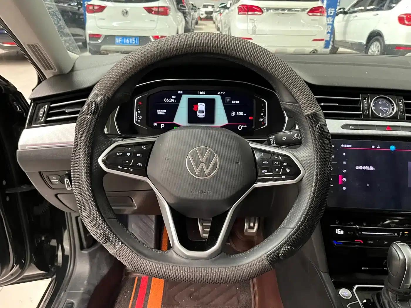 Volkswagen Magotan 2023 2 Millionth Unit Commemorative Edition 330TSI DSG Luxury — миниатюра 8