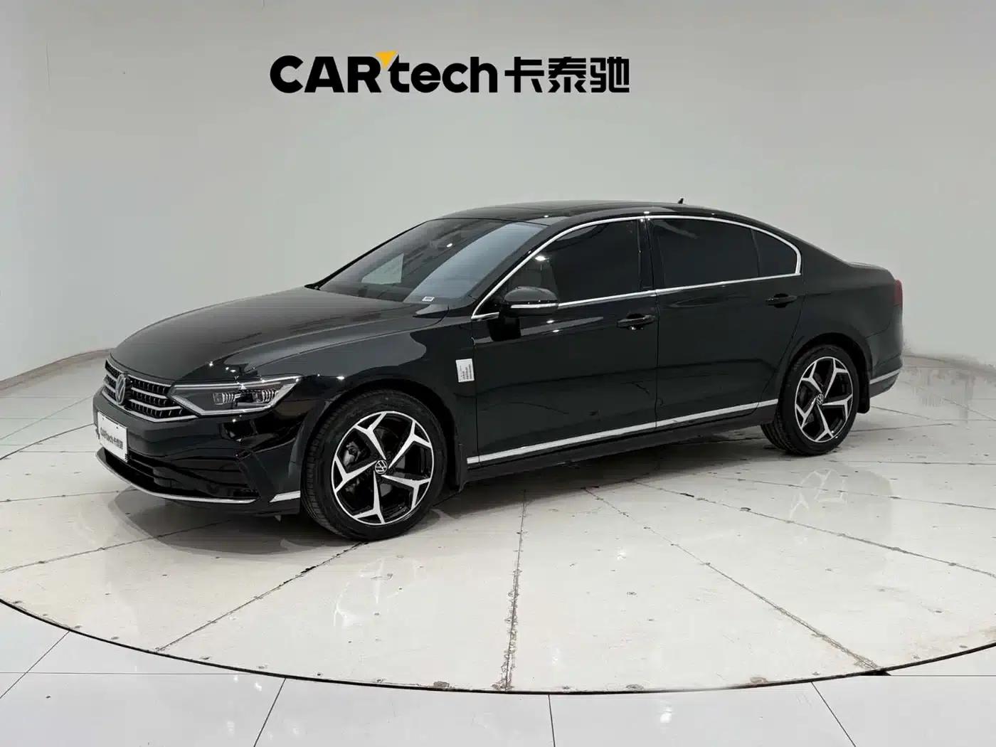 2025 Volkswagen Magotan Facelift II - Popular Edition 330TSI DSG Luxury — миниатюра 1