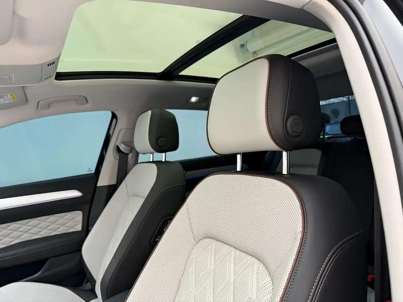 2025 Volkswagen Magotan Facelift II - Popular Edition 330TSI DSG Luxury — миниатюра 16