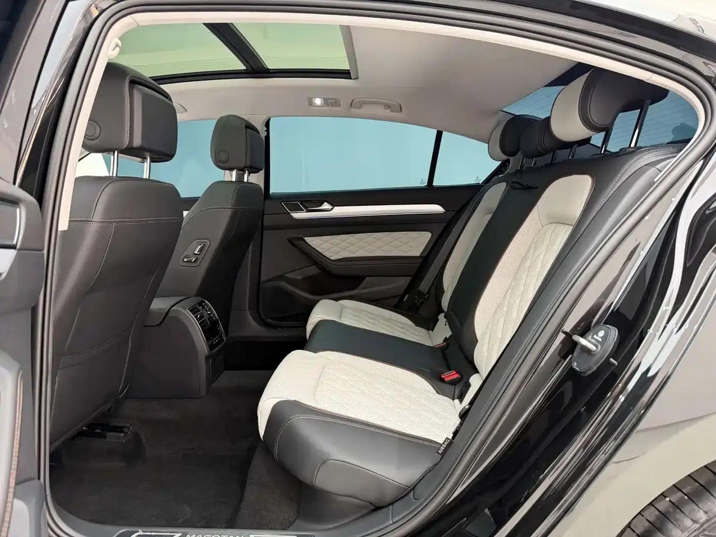 2025 Volkswagen Magotan Facelift II - Popular Edition 330TSI DSG Luxury — миниатюра 17