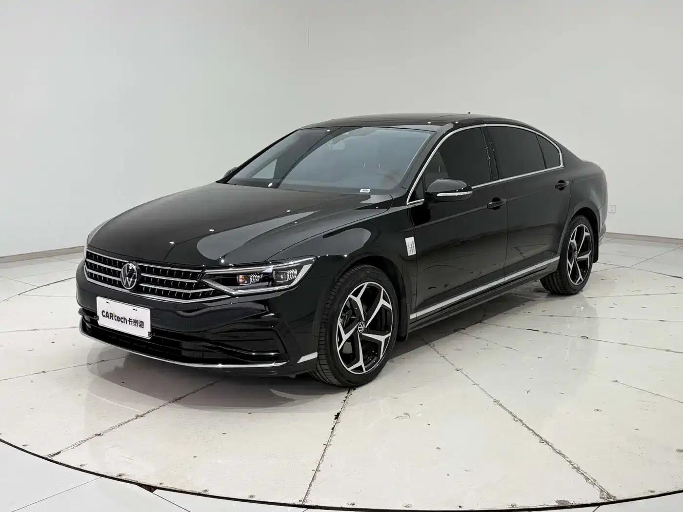 2025 Volkswagen Magotan Facelift II - Popular Edition 330TSI DSG Luxury — миниатюра 5